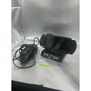 Black psp 3000 w/charger & new battery